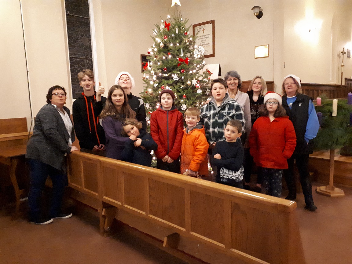 On Friday December 13, 2019, former members of St. Luke's Sunday School gathered to decorate our tree and watch a movie downstairs.